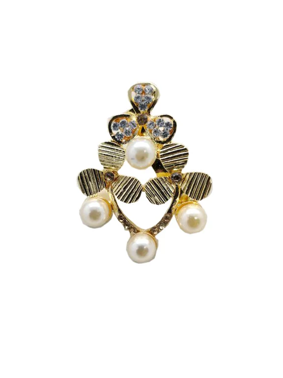 Golden Fan Design With Pearl Brooch