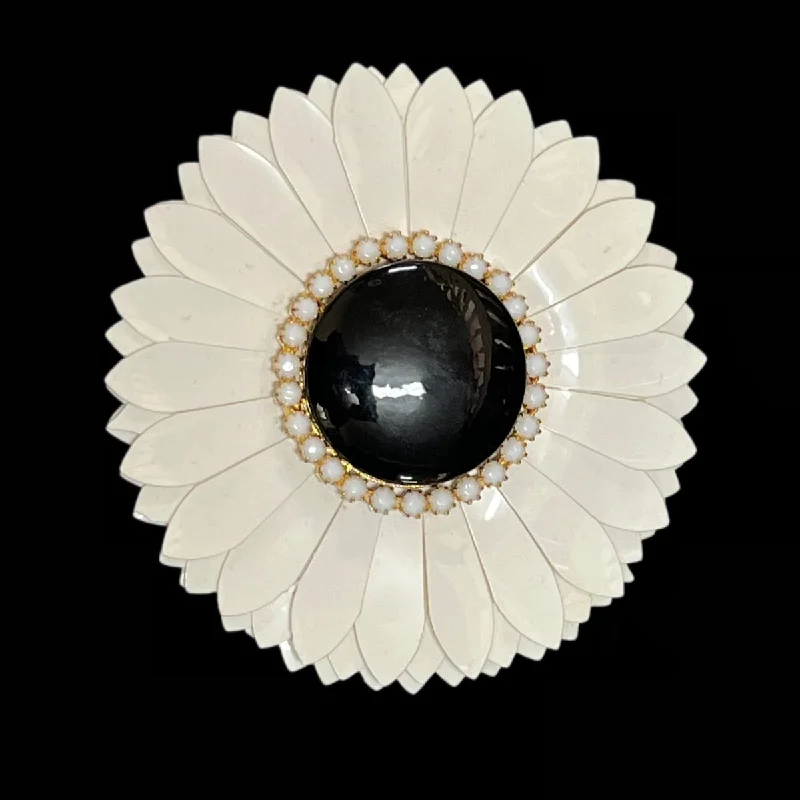 Vintage Daisy - Brooch